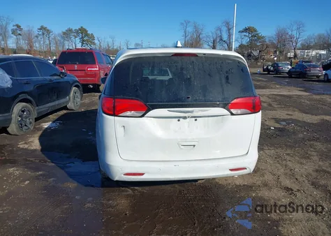 2017 Chrysler Pacifica Touring z USA, uszkodzony, nr VIN 2C4RC1DG7HR611253